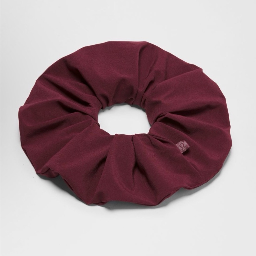 Uplifting Oversized Scrunchie Burgundy Bay